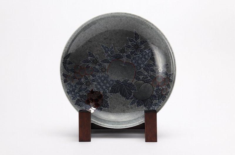 １４代今右衛門さんのお皿 薄墨墨はじき雪文碗皿 | 十四代今泉今右衛門 - 有田焼のまるぶん