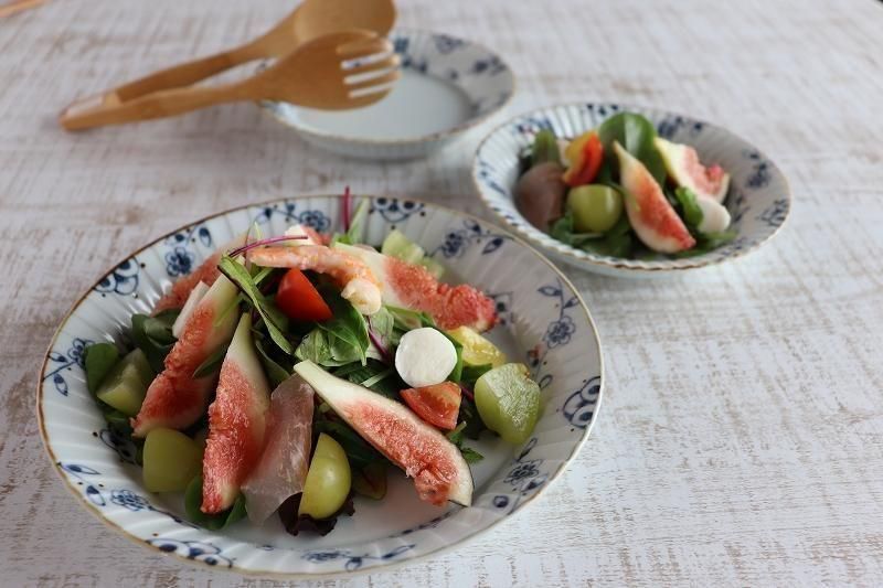 伐太郎窯　染付　濃唐草　見込枚水　輪花7寸鉢　3枚　値引き中 伐太郎窯 染付 濃唐草 見込枚水 輪花7寸鉢 3