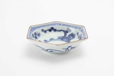 大鉢 染付 くぼみ 星形 扇子 花文様 波縁 唐草 窯傷 染付 大深鉢 花柄 盛り皿 飾り皿 大皿 大鉢 フローラル 中国雑貨