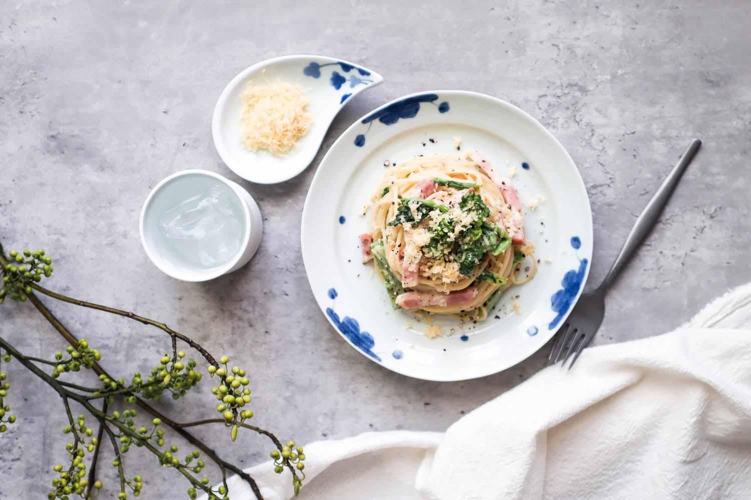 レトロな同柄食器セット 有田焼 雅東苑窯 丸皿 角皿 3段重 慶事