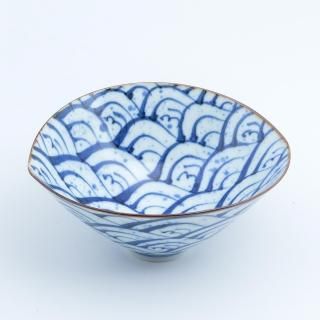 有田焼 福泉窯：染付牡丹唐草 手造二方押傘型向付 2客セット☆ 牡丹蛸唐草 | 手造二方押向付 - 有田焼のまるぶんオンライン