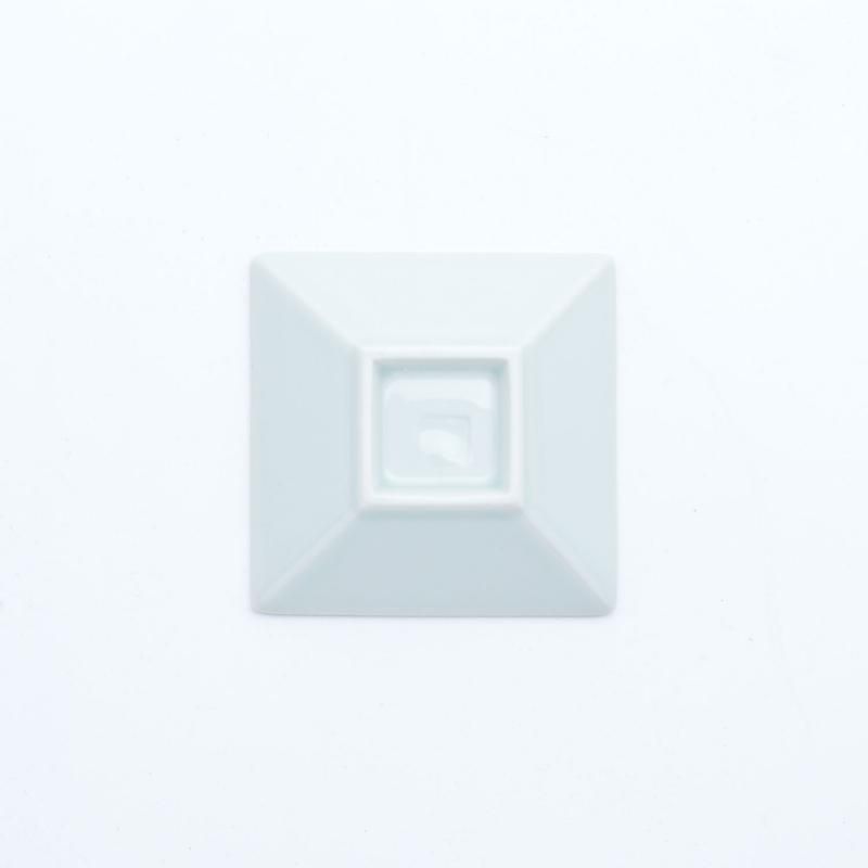 白磁 角小付 | 福泉窯 - 有田焼のまるぶんオンラインストア