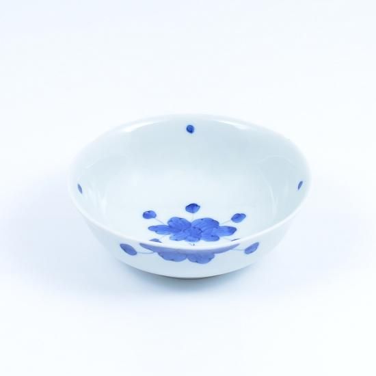 見込牡丹 4寸小鉢 | 上品なデザイン - 有田焼のまるぶんオンライン