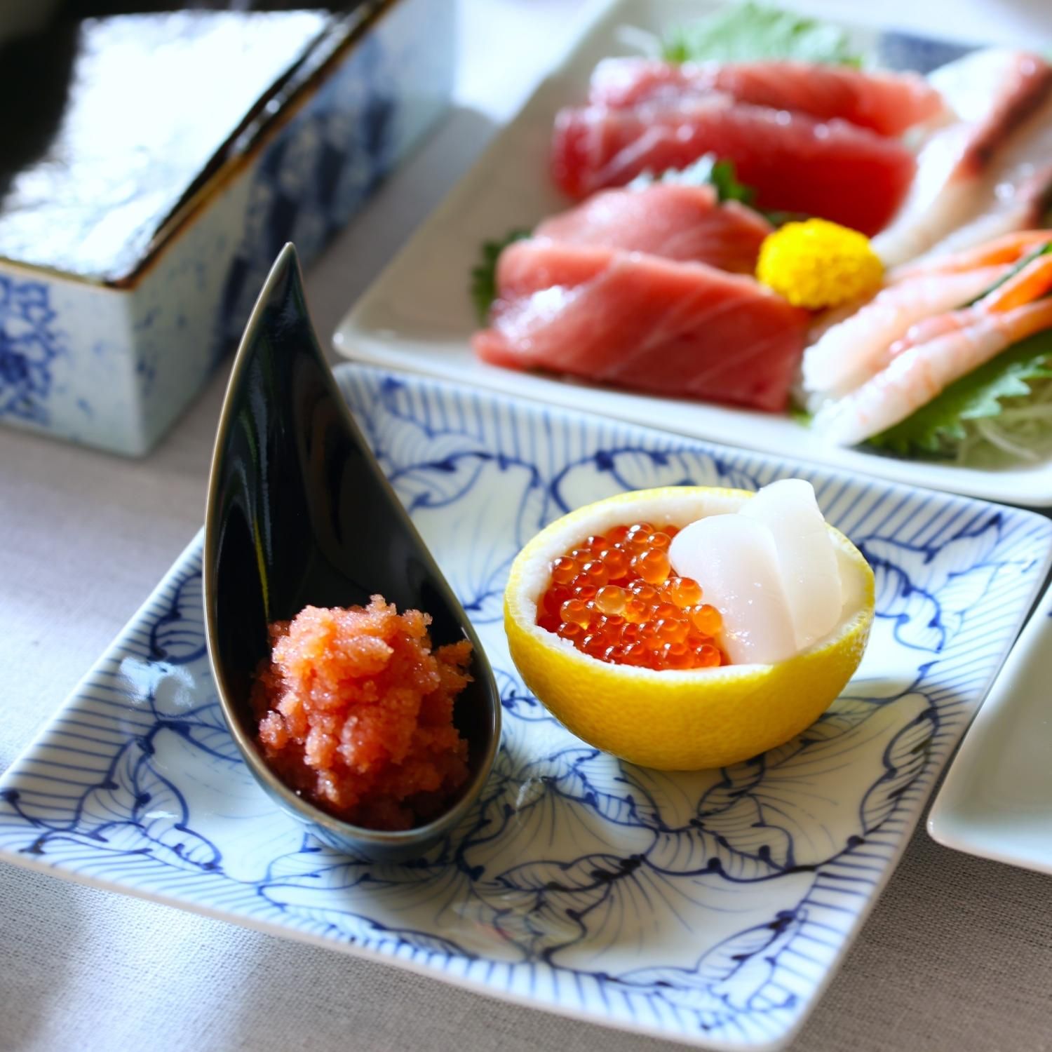 花弁紋 正角皿 | モダンデザイン - 有田焼のまるぶんオンライン