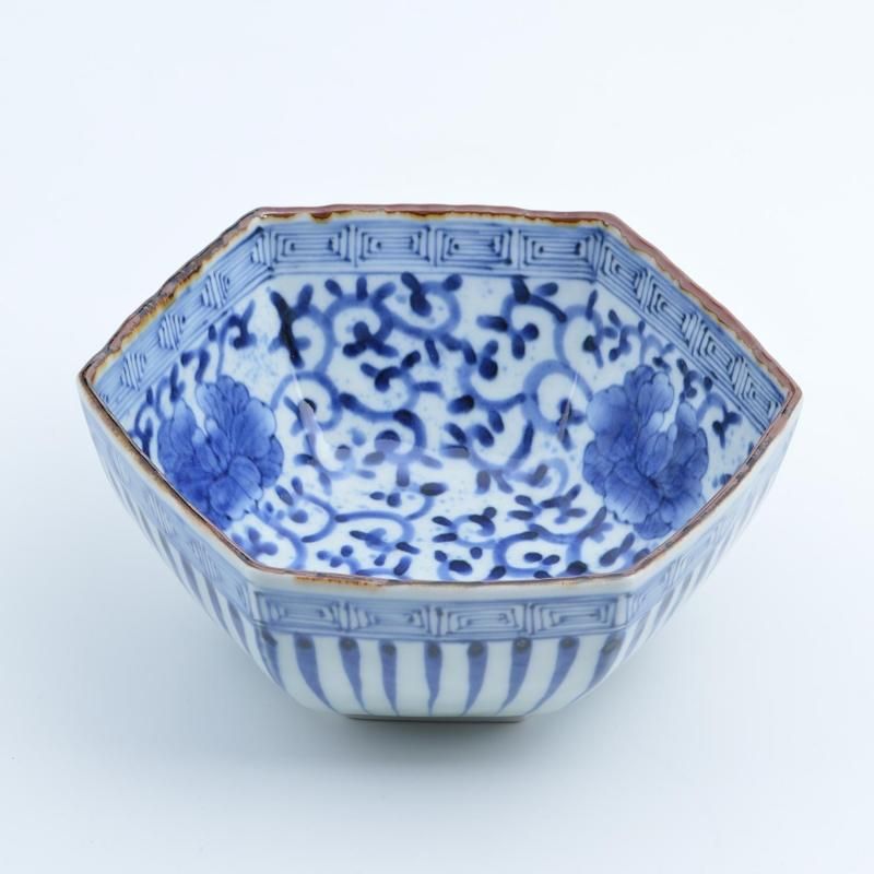 牡丹蛸唐草 六角菓子鉢 | 福泉窯 - 有田焼のまるぶんオンライン 牡丹蛸唐草 六角菓子鉢 | 福泉窯 - 有田焼のまるぶんオンライン