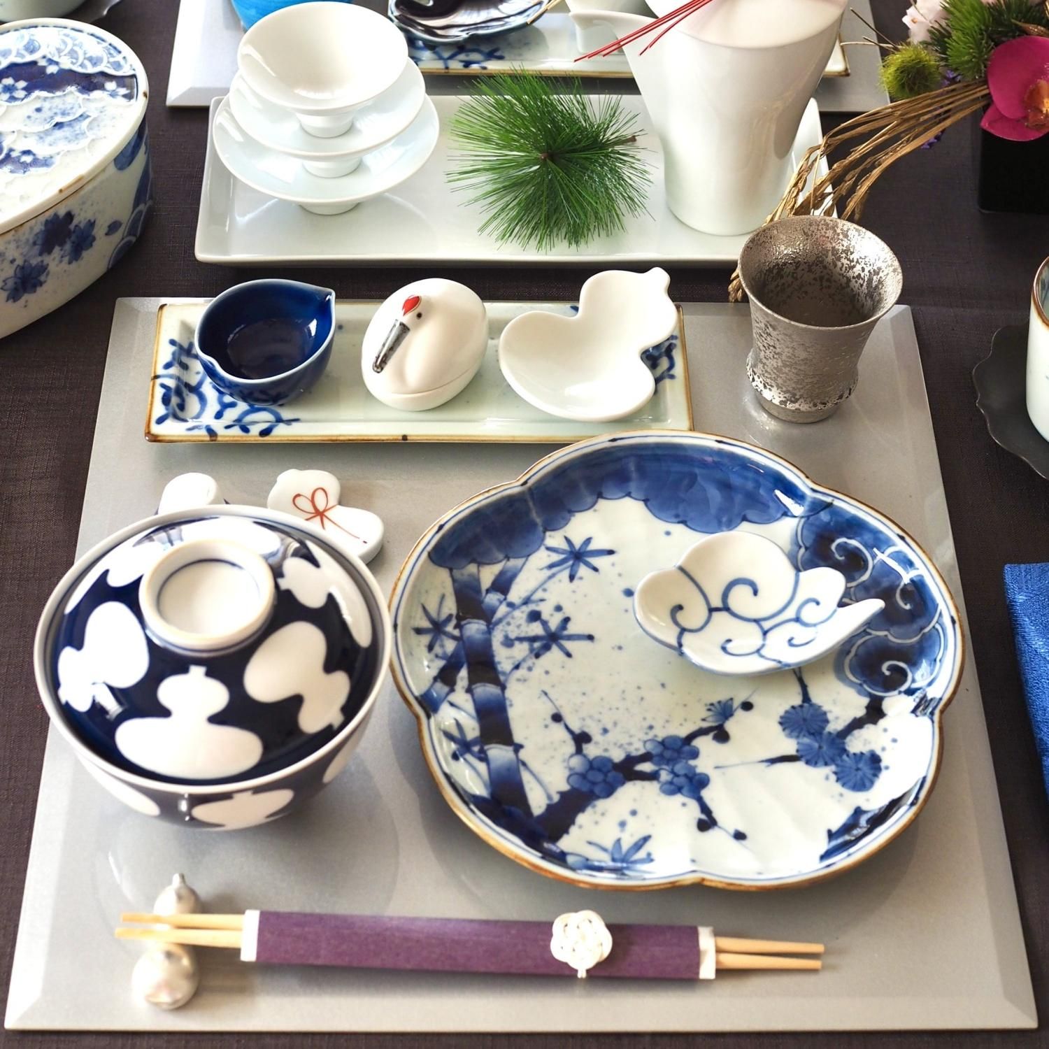 松竹梅 花型8寸皿 | 福泉窯 - 有田焼のまるぶんオンラインストア 松竹梅 花型8寸皿 | 福泉窯 - 有田焼のまるぶんオンラインストア