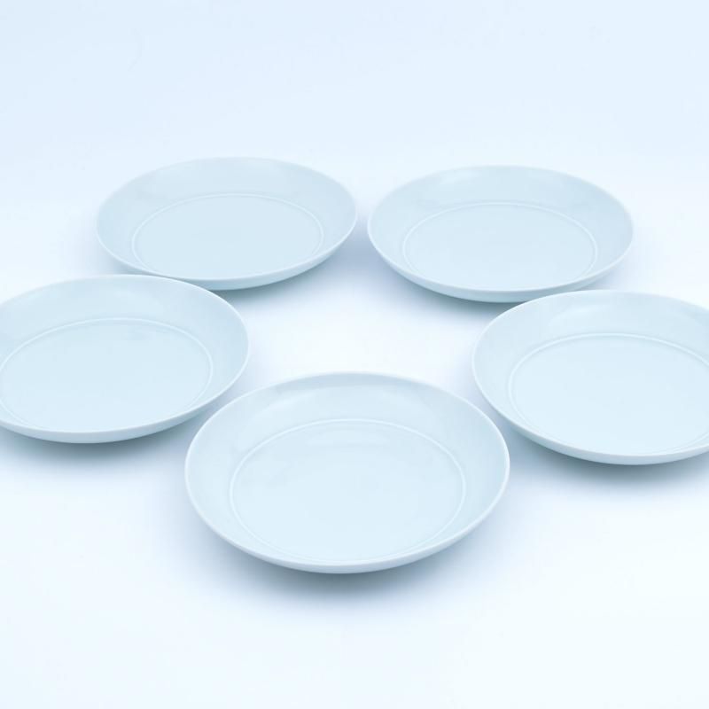 青白磁線彫 和皿 | 上品な器 - 有田焼のまるぶんオンライン 青白磁線彫 和皿 | 上品な器 - 有田焼のまるぶんオンライン