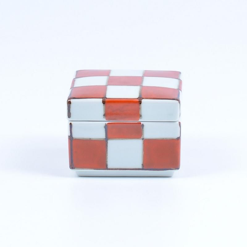 有田焼　松絵の蓋物 abc82b47707b5a6aee865d81c804cb