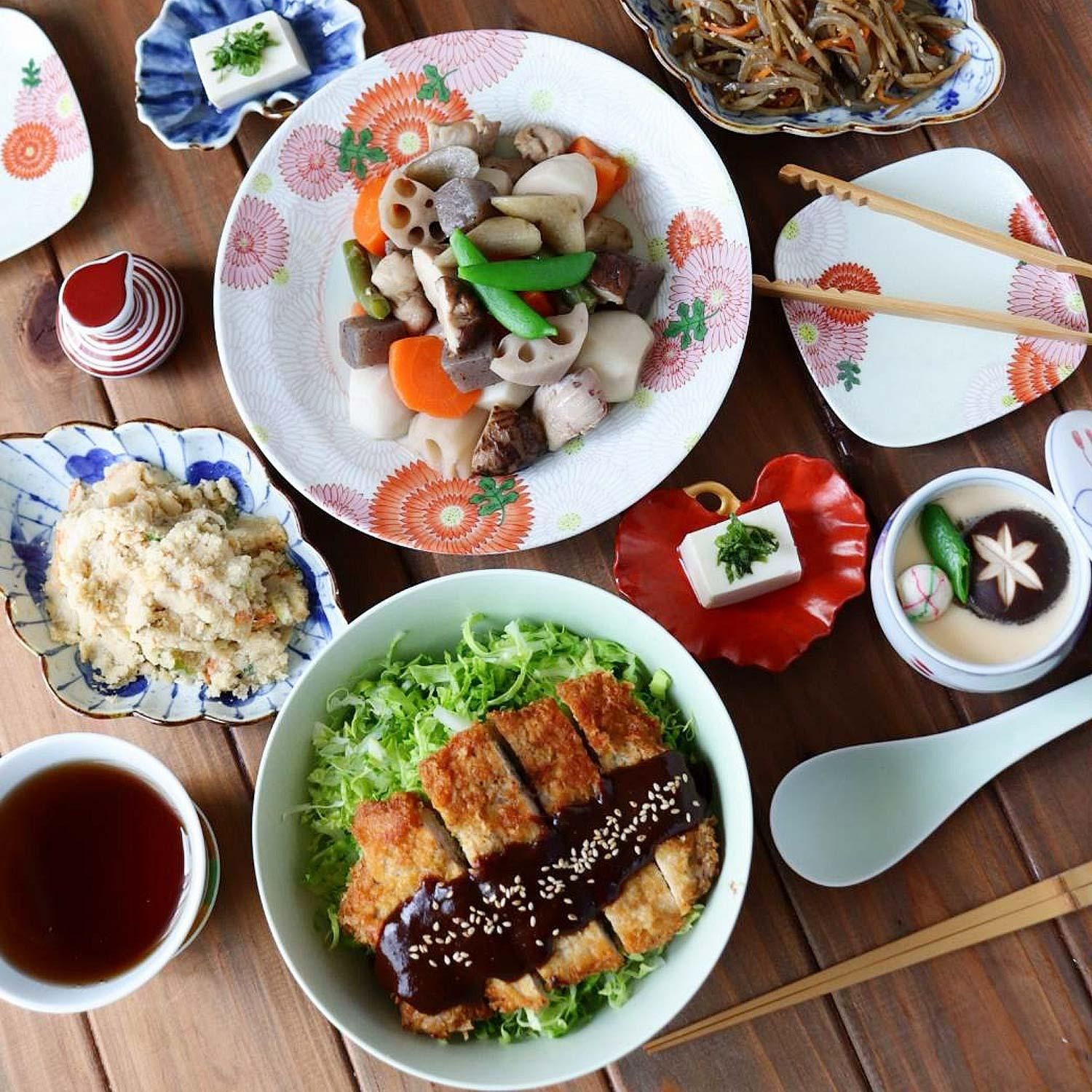 全日本送料無料 菊花尽くし 7寸丸盛器 | 幸楽窯 - 有田焼のまるぶんオンライン 食器