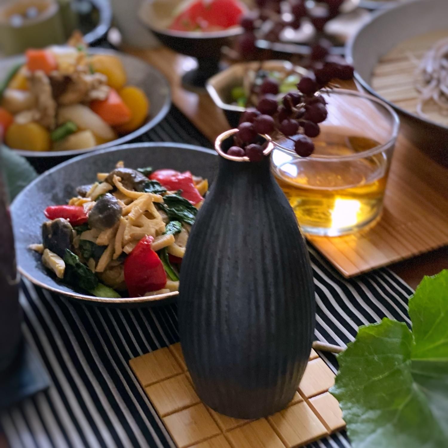 晶渕金 線彫1合徳利 - 有田焼のまるぶんオンラインストア｜おしゃれな