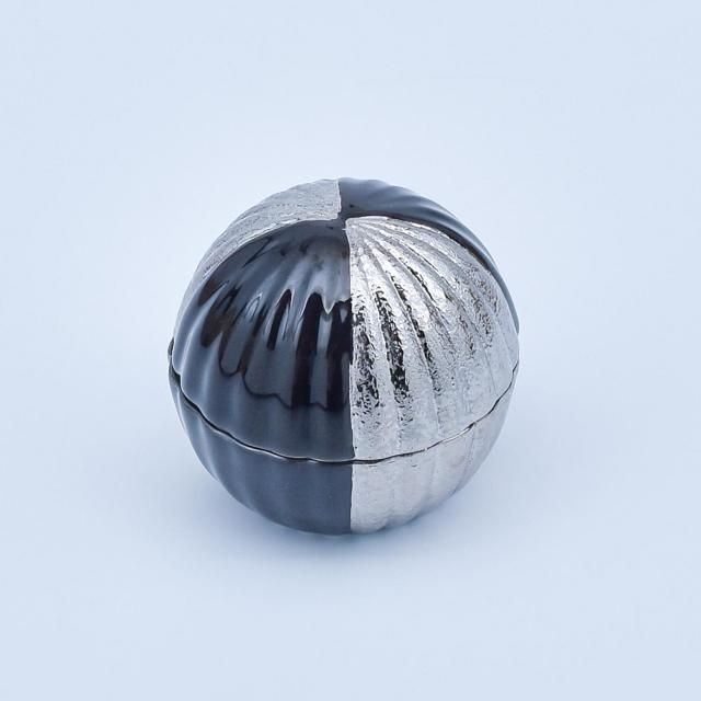 有田焼 錦右衛門窯：黒赤市松 スクエアディナープレート☆ 黒プラチナ市松 | ディナープレート - 有田焼のまるぶん