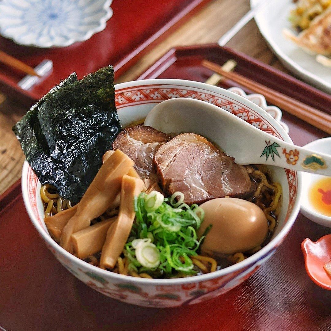 金彩朱巻松竹梅 | 究極のラーメン鉢レンゲセット - 有田焼のまる 金彩朱巻松竹梅 | 究極のラーメン鉢レンゲセット - 有田焼のまる
