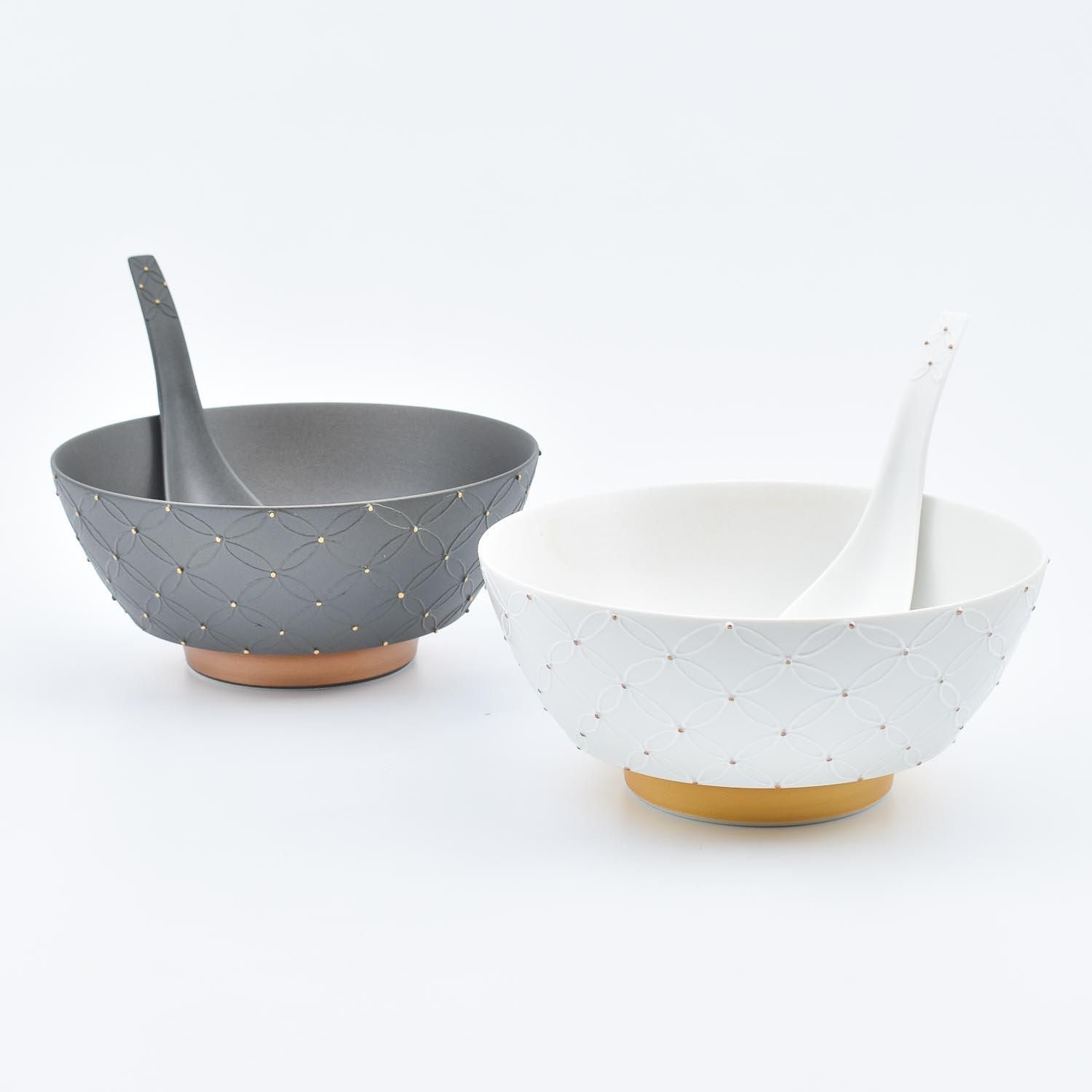 七宝繋ぎ（黒） 究極のラーメン鉢 | イッチン技法 - 有田焼のまるぶん