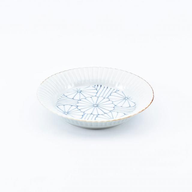 菊紋 渕彫7寸皿 | 磁器製 - 有田焼のまるぶんオンラインストア