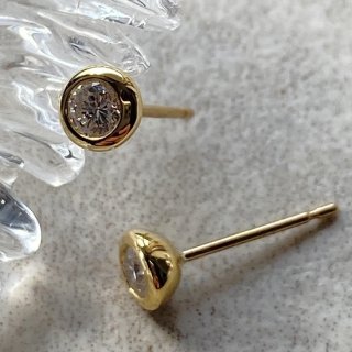 0.1ct diamond pierce (K18YG / K18PG/PT900)