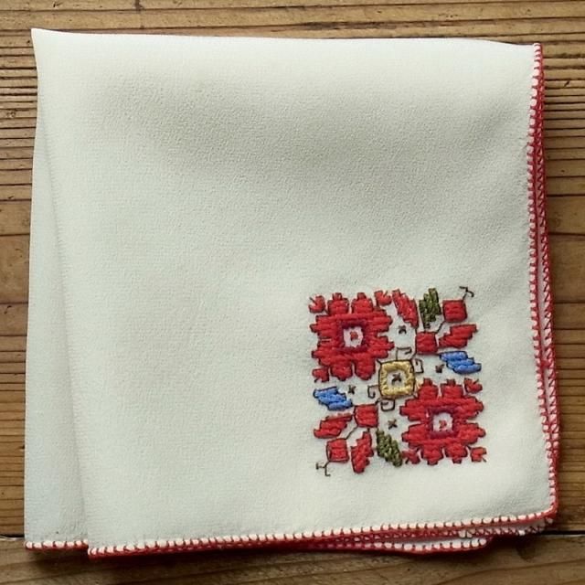 ブルガリア刺繍 シルクハンカチB(ヴィンテージ)