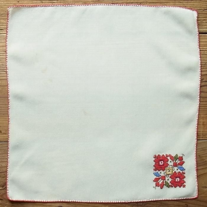 ★1点もの★ブルガリア ヴィンテージ シルク糸手刺繍 リネンテーブルクロス ブルガリア刺繍 シルクハンカチB(ヴィンテージ)