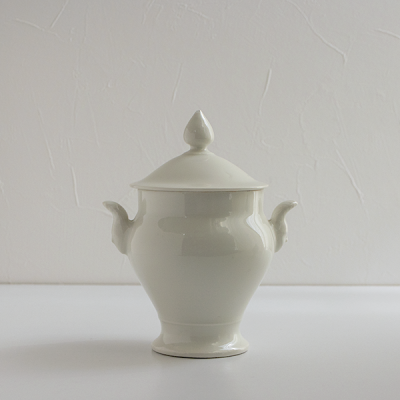 Bonbonnière /Porcelain Pot