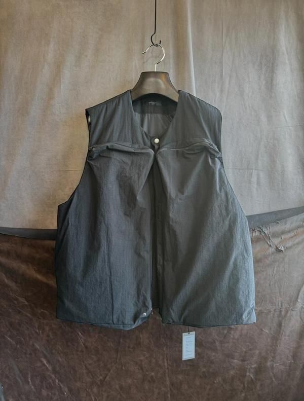<img class='new_mark_img1' src='https://img.shop-pro.jp/img/new/icons8.gif' style='border:none;display:inline;margin:0px;padding:0px;width:auto;' />roundabout 饦Х Big Pocket Padded Vest