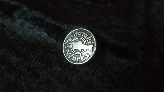 Hitotoki Worksピンバッチ - 渓流用トラウトロッド・ロッド Hitotoki Worksピンバッチ - 渓流用トラウトロッド・ロッド