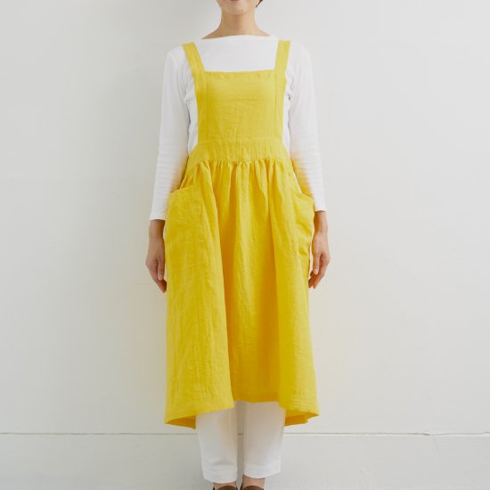 ピナフォアエプロン FF pinafore apron FF フラッフィリネン/イエロー - SUNNY  LOCATIONの公式ショッピングサイトです。リネンやオリジナルテキスタイルなど素材にこだわったエプロン・バッグ・ファブリック雑貨をご案内します。