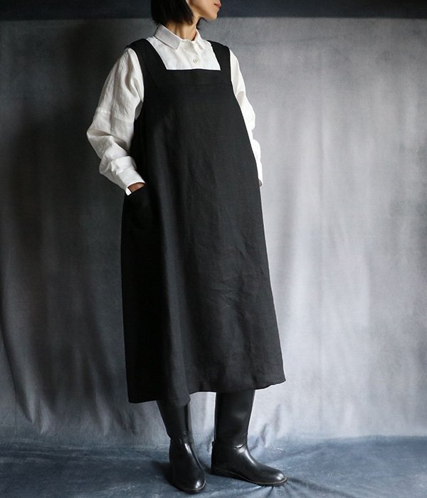 国産リネンのエプロンワンピ：黒 - 天然素材の洋服屋Cimicuri - 手作り 