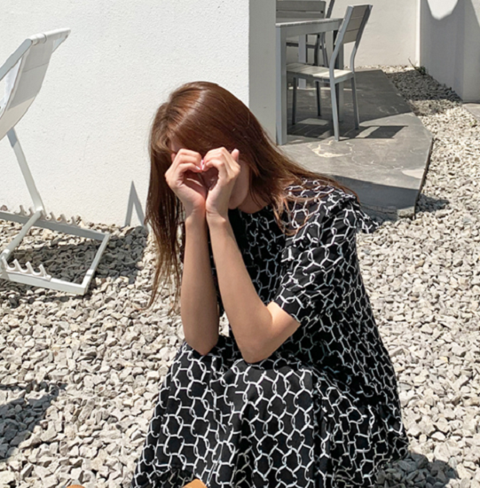 ロングワンピース レディース 春夏 半袖 大きいサイズ 夏新作 体型カバー ゆったり マキシワンピース 30代 40代 モノトーン 大人カジュアル フリル ロングワンピース レディース 春夏 半袖 - プチプラ韓国ファッション 可愛いお呼ばれワンピース プチプラオルチャンワンピース通販|