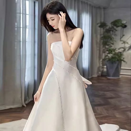 ウェディングドレス aラインドレス サテン  長袖 シンプル マキシ デザイン