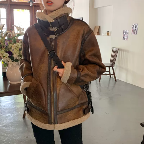 ジャケット レザー 大きいサイズ レディース レギュラー丈 ミディアム丈 レザージャケット タートルネック ファスナー ポケット 無地 シンプル 通勤 デート 女子会 お出かけ 休日 20代 秋冬 - プチプラ韓国ファッション 可愛いお呼ばれワンピース プチプラオルチャンワンピース通販|