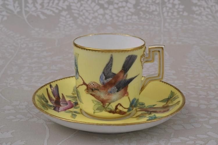 アンティークの磁器の小鳥 アンティークの磁器の小鳥