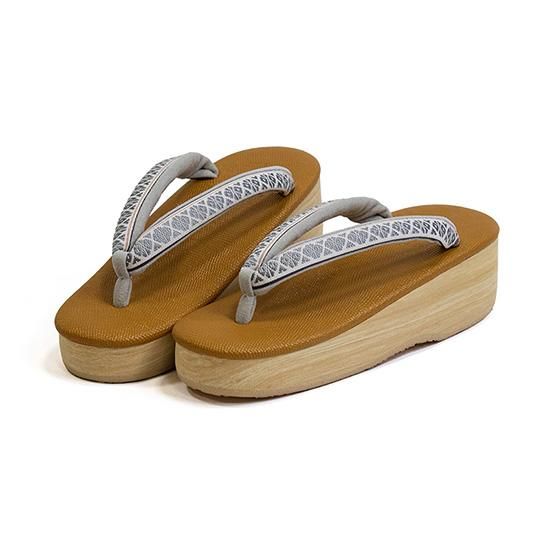 【本物新品保証】 菱屋 カレンブロッソ 草履（Mサイズ） 靴