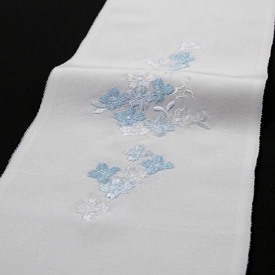 新品】刺繍半襟 金&白刺繍 上品古典柄 振り落とせ 新品】刺繍半襟 金&白刺繍 上品古典柄 振り落とせ