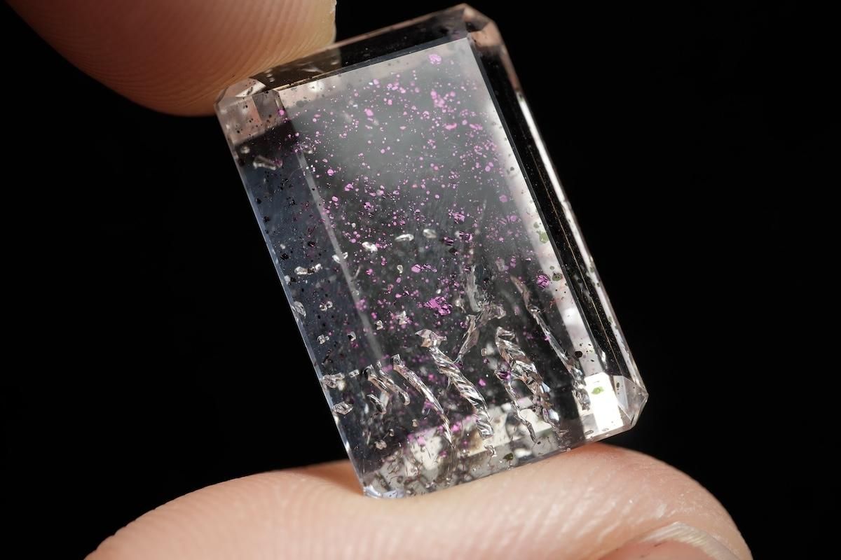 ピンクファイヤークォーツ,美しいインクルージョンの鉱物図鑑