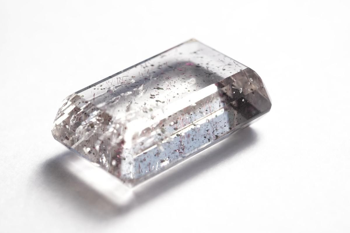 ピンクファイヤークォーツ,美しいインクルージョンの鉱物図鑑