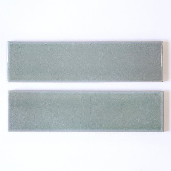 オリジナルタイル通販のタイルメイド 光と溶け合うクラックタイル 薄青緑 二丁掛（ケース）
