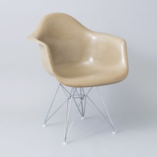 Eames Arm Shell / Eiffel Base (DAR)