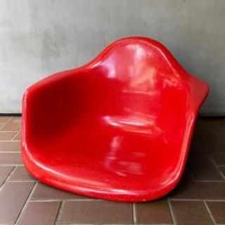 Eames Arm Shell / Crimson