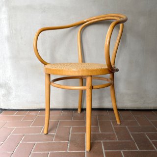 B9 / 209 Arm Chair (B)