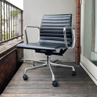 Aluminum Group Management Chair