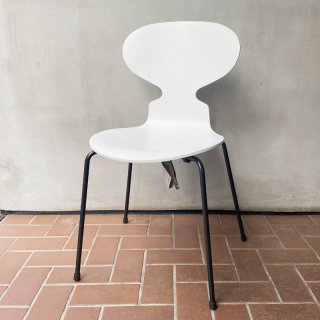 Ant Chair #3101 / White x Black