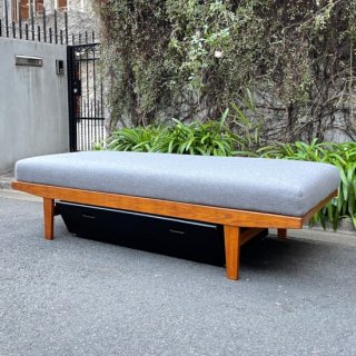 Daybed Model.H9