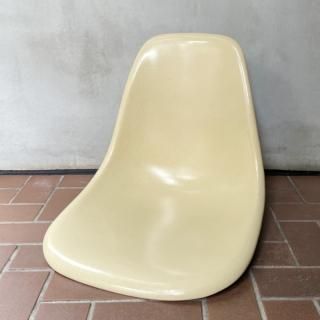 Eames Side Shell / Parchment