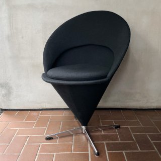 Cone Chair / Vintage (A)<img class='new_mark_img2' src='https://img.shop-pro.jp/img/new/icons5.gif' style='border:none;display:inline;margin:0px;padding:0px;width:auto;' />