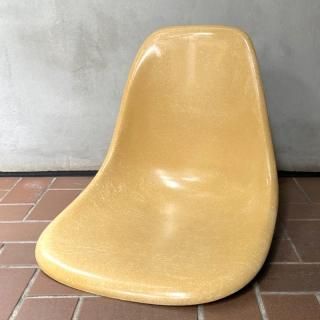 Eames Side Shell / Ochre Light