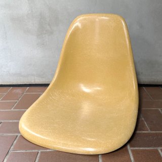 Eames Side Shell / Ochre Light<img class='new_mark_img2' src='https://img.shop-pro.jp/img/new/icons5.gif' style='border:none;display:inline;margin:0px;padding:0px;width:auto;' />