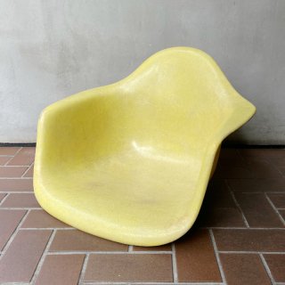 Eames Arm Shell / Lemon Yellow with H Base <img class='new_mark_img2' src='https://img.shop-pro.jp/img/new/icons5.gif' style='border:none;display:inline;margin:0px;padding:0px;width:auto;' />