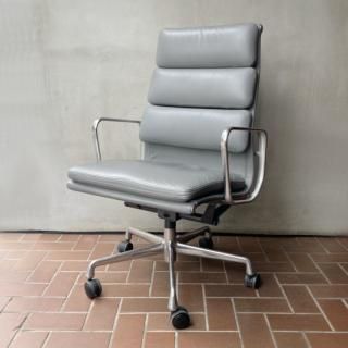 Eames Soft Pad Group Exective Chair