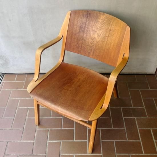 Fritz Hansen / AX Chair - NICK WHITE Fritz Hansen / AX Chair - NICK WHITE