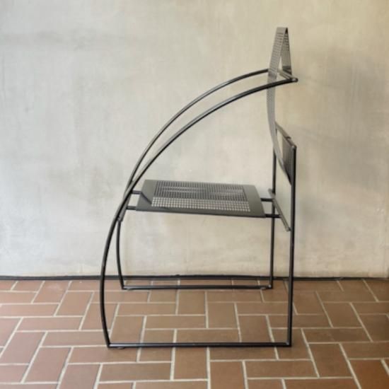 Quinta Chair (Black) ① - NICK WHITE