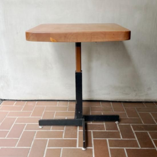 Les Arcs Adjustable Square Table - NICK WHITE
